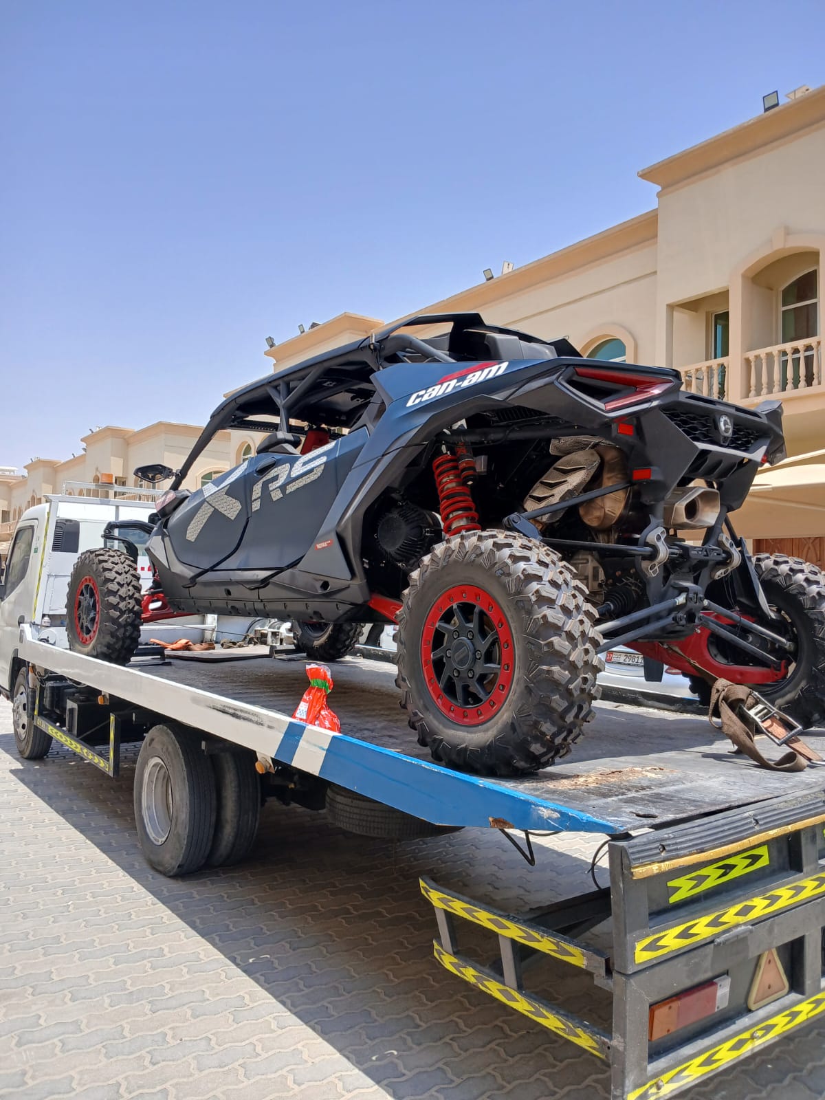 SPORTS CAR TOWING